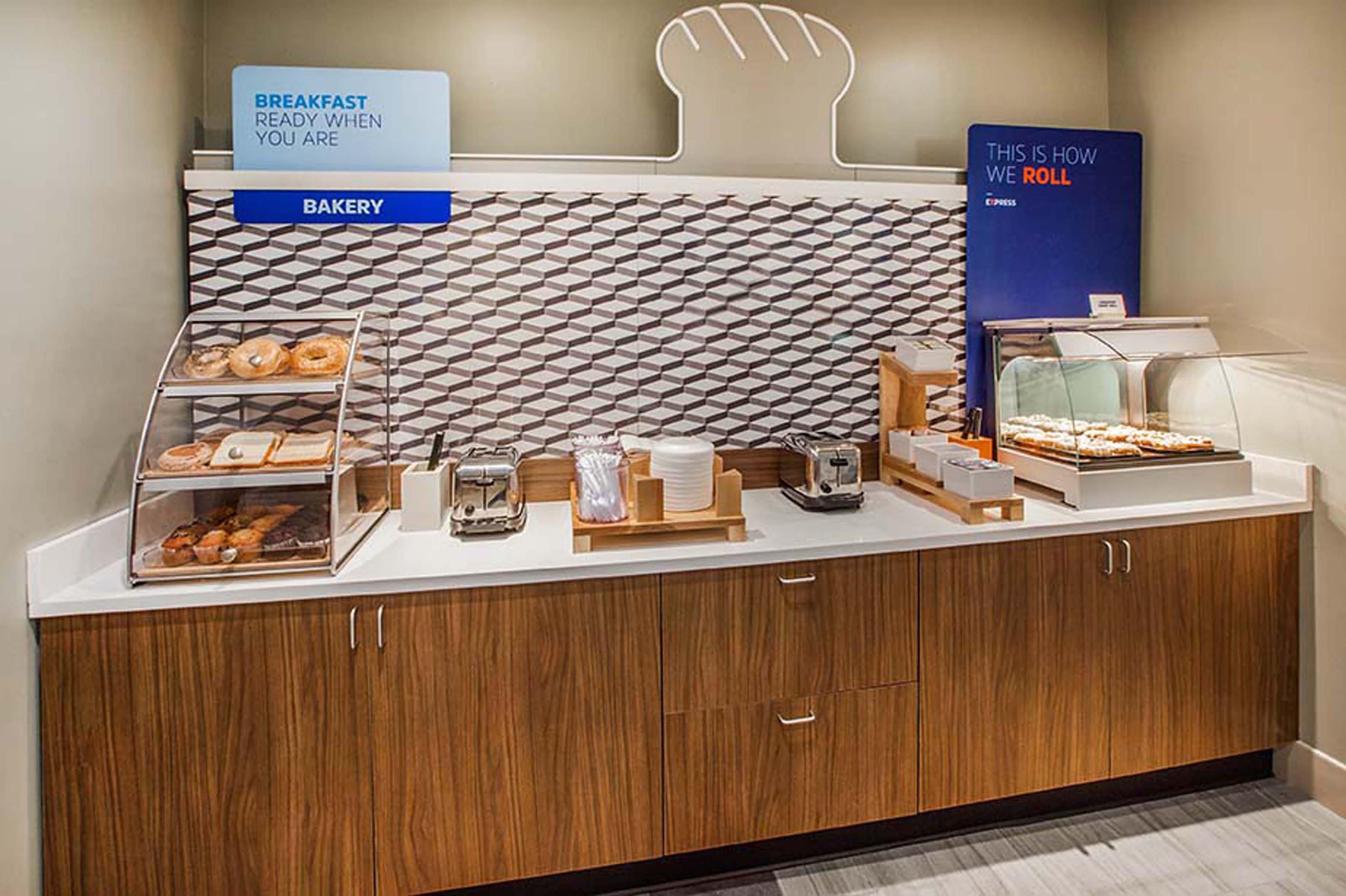 Holiday Inn Express & Suites Sylacauga Екстериор снимка
