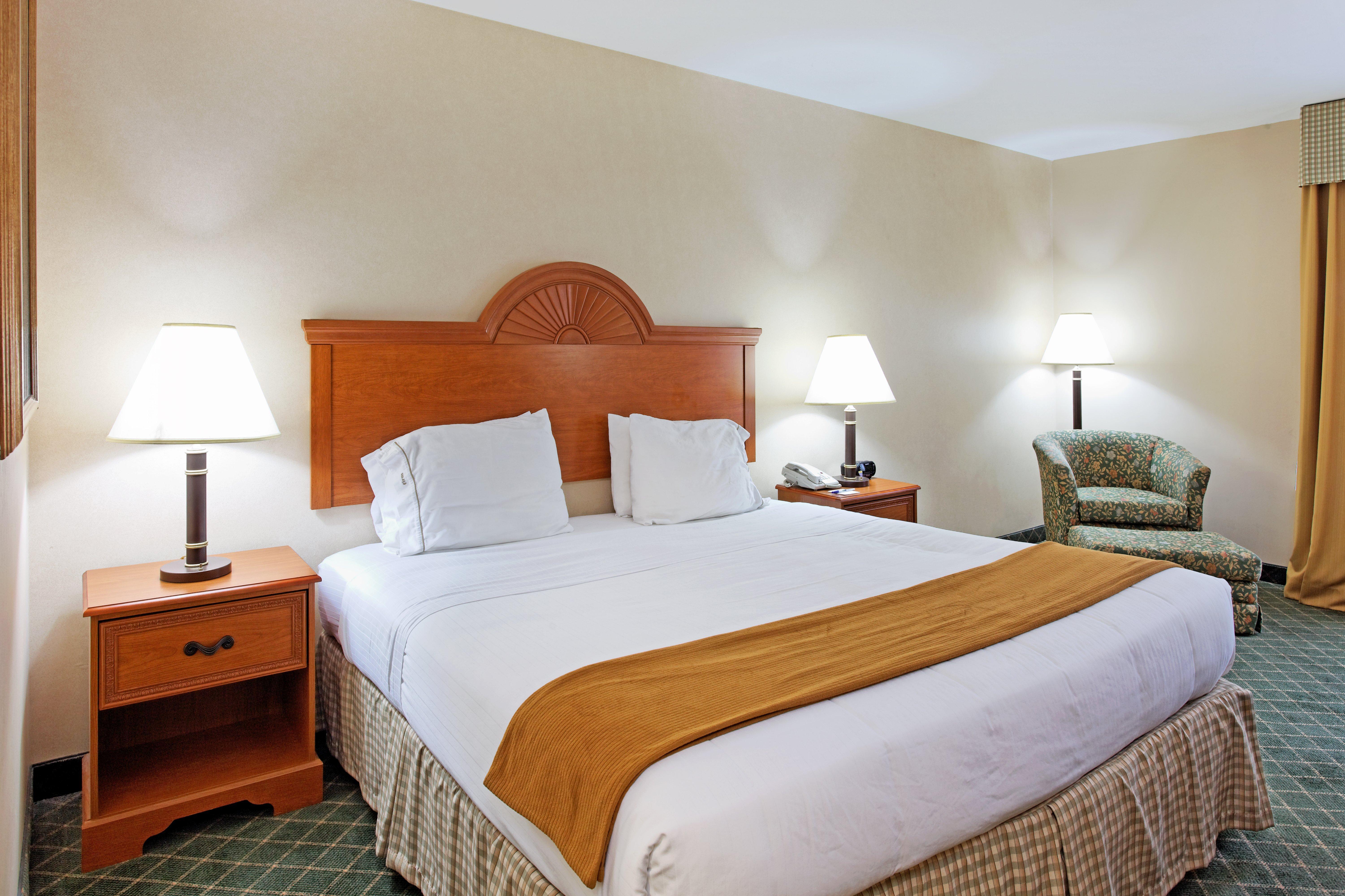 Holiday Inn Express & Suites Sylacauga Екстериор снимка