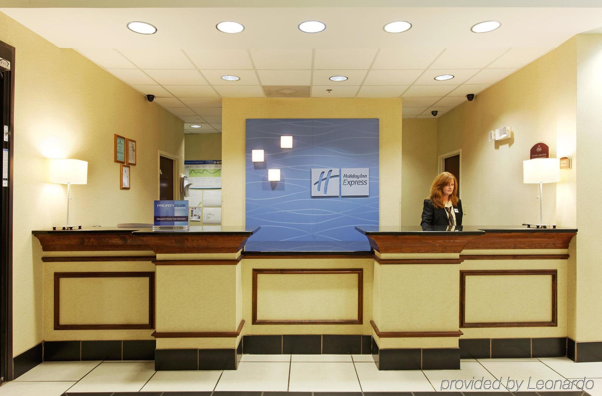Holiday Inn Express & Suites Sylacauga Интериор снимка