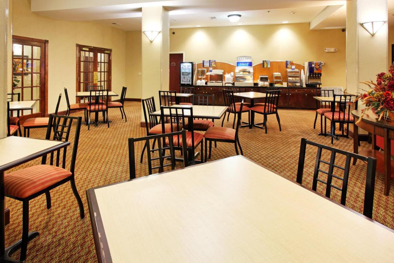 Holiday Inn Express & Suites Sylacauga Екстериор снимка