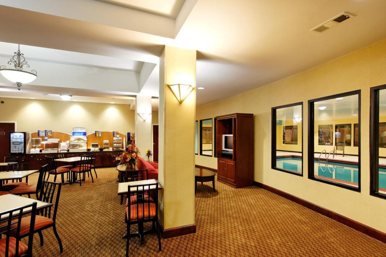 Holiday Inn Express & Suites Sylacauga Екстериор снимка