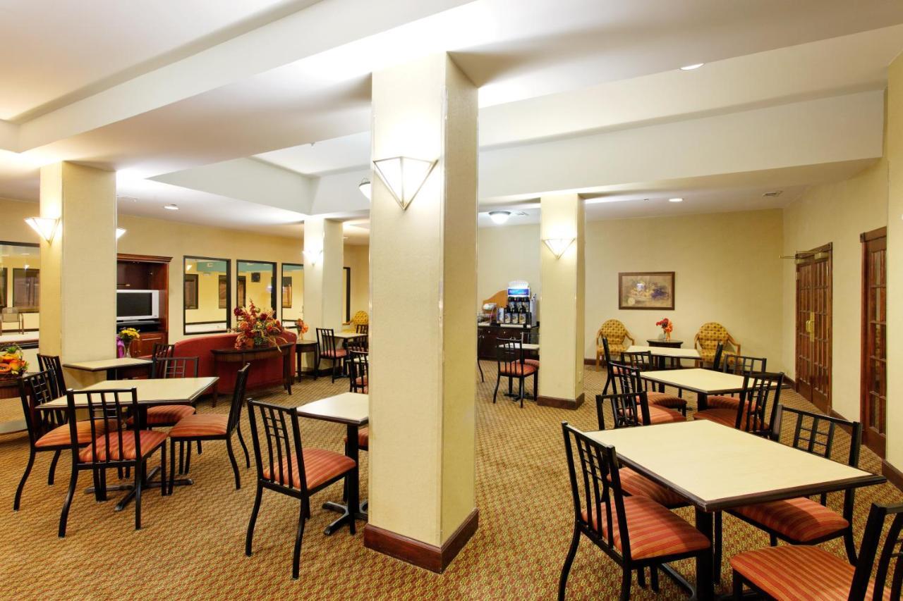 Holiday Inn Express & Suites Sylacauga Екстериор снимка