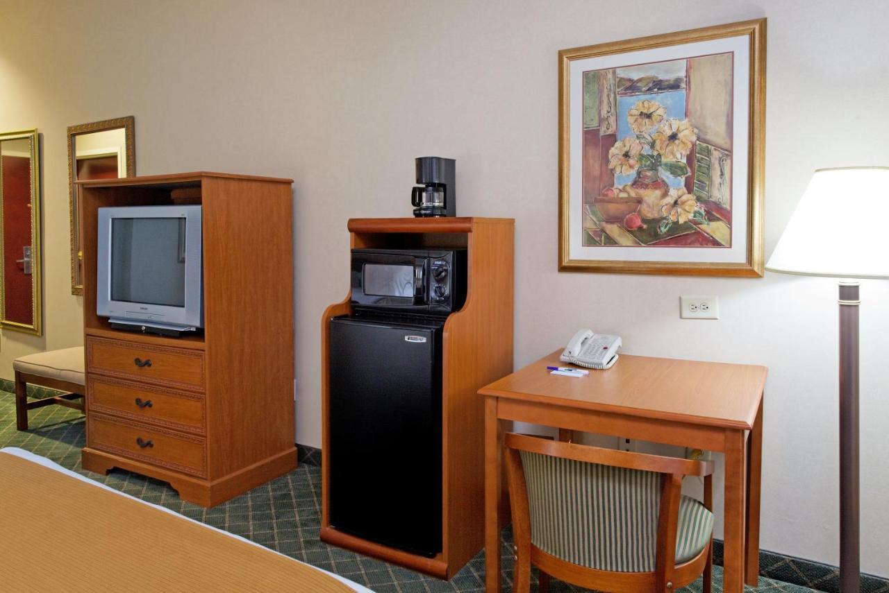 Holiday Inn Express & Suites Sylacauga Екстериор снимка